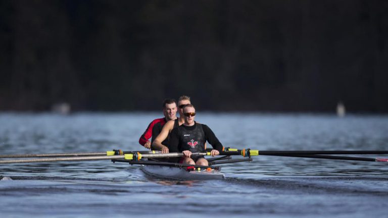 Men’s rowing team practices in the Cowichan
