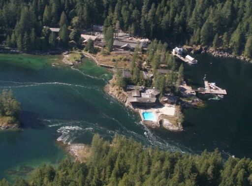 Young person falls into Sunshine Coast rapids