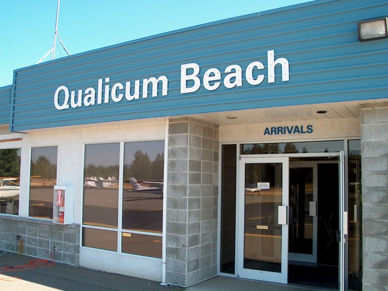 Pilot recovering after plane crash at Qualicum Beach Airport