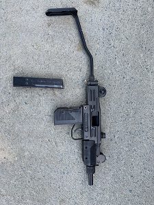 Replica UZI Pellet Gun Causes Chaos in Nanaimo