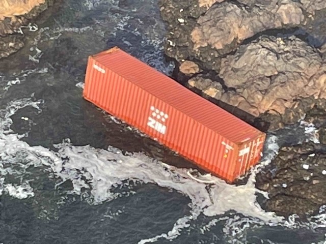 VIDEO: Containers from M/V Zim Kingston drift north, wash ashore near Cape Scott