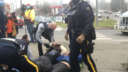 Three arrested as Nanaimo highway blocked again by protesters