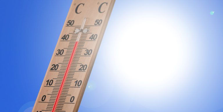 Heat warning issued as temperatures expect to reach 35 degrees