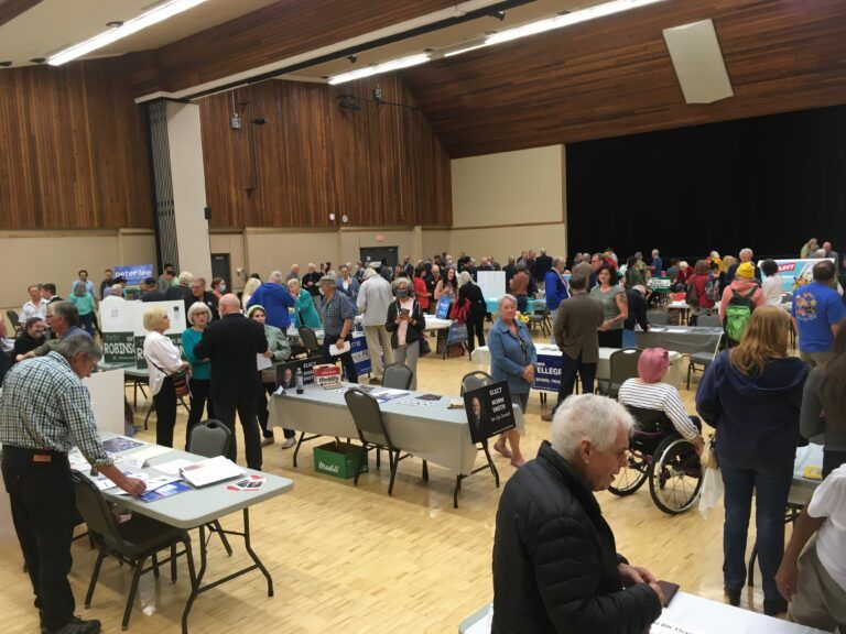 Crowd draws to meet Nanaimo municipal candidates