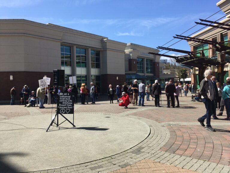 Nanaimo safety rally brings hundreds to downtown square