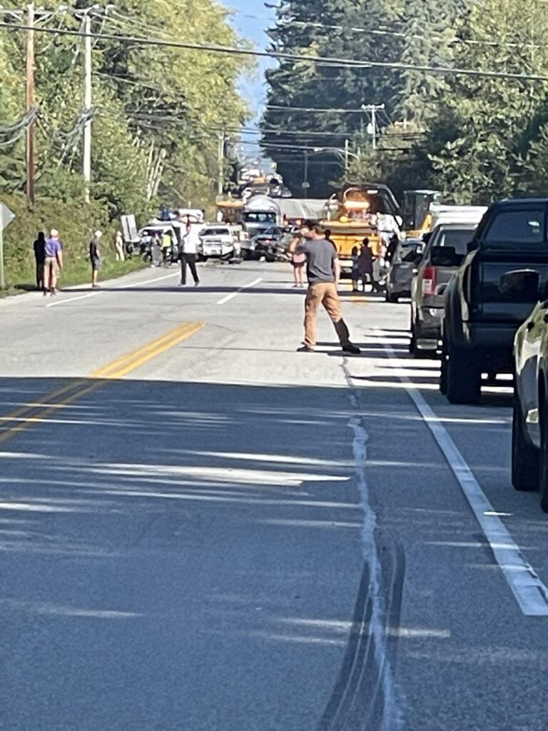UPDATE: Crash stops traffic on Sunshine Coast