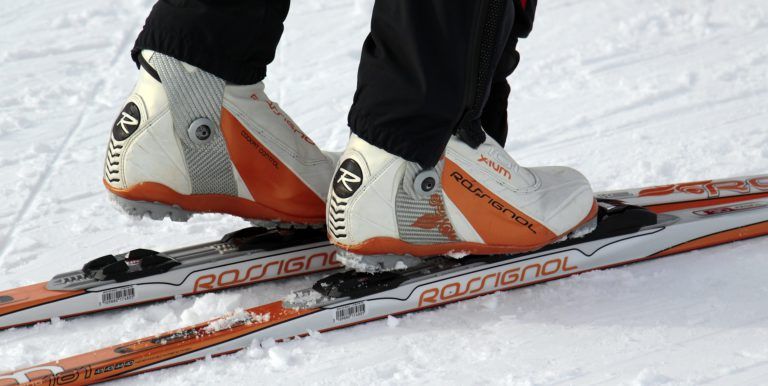 Cold weather, snow gets ski season underway at Dakota Ridge